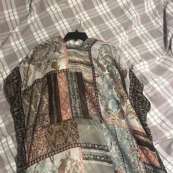 XL short sleeve cardigan, soft/light material, only wore once. - Picture 2 of 2